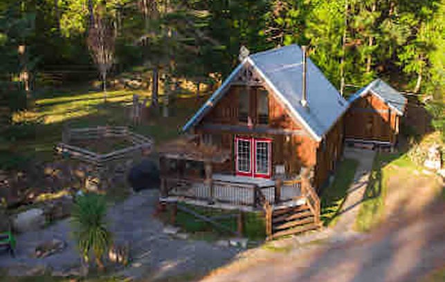 Mayne Island Cabin | Ravens Ridge cottage, 15 acres of private forest