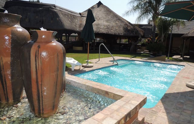 Rooiberg Bed & Breakfast | UKUTHULA LODGE ROOIBERG means peace and quiet..