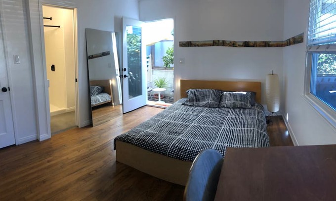 Venice House | Private Room. Great location Venice