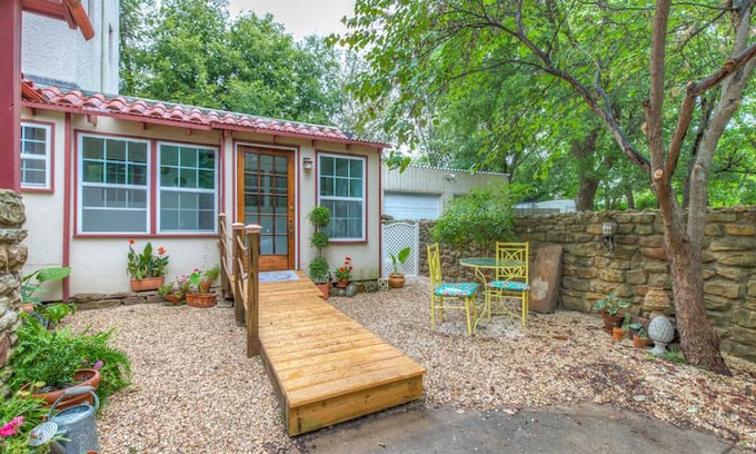 Tulsa House | Apartment at the Peacock Plantation