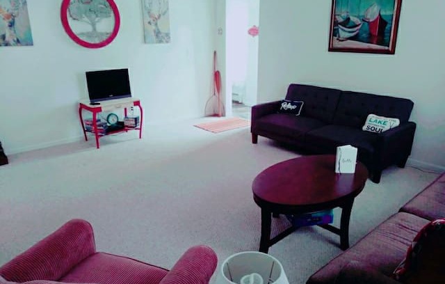 Pymatuning South Apartment | The White Brick Inn at Pymatuning State Park