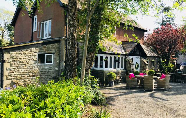 Langford Bed & Breakfast | Coombe Lodge Farm House B&B Double - 'Groves'