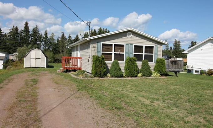 Shediac House | Cornwall Point