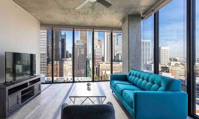 Downtown Los Angeles Apartment | Downtown LA Ultra Luxury High Rise Suite
