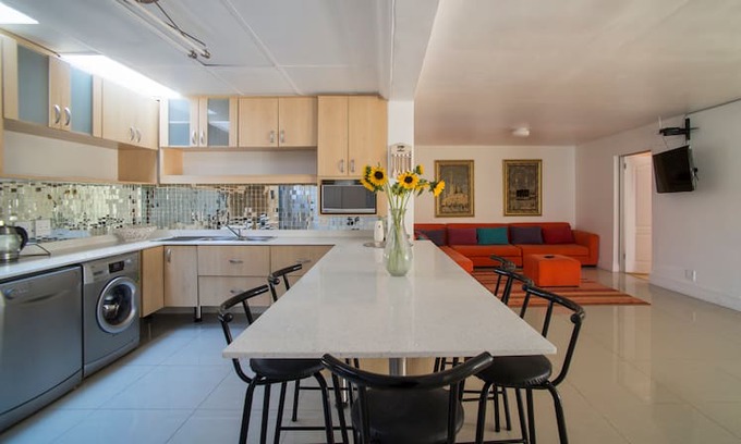Lansdowne House | The Other House