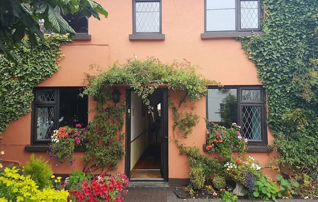 Galway House | Nora’s place - City centre B&B - Twin Room Rm 2