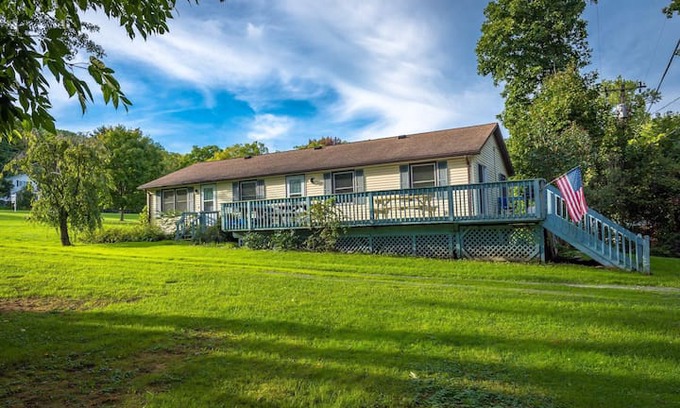 Honeoye House | Field House - Honeoye Lake Rentals