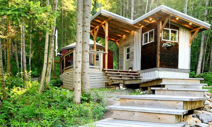 Golden Other | Two Ravens Yurt: Romantic, Modern, Eco-Friendly.