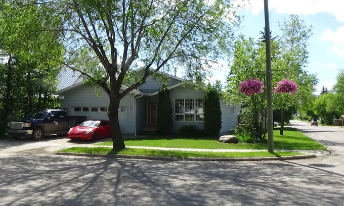 Provost House | Quiet, Clean & Beautiful in Provost, AB