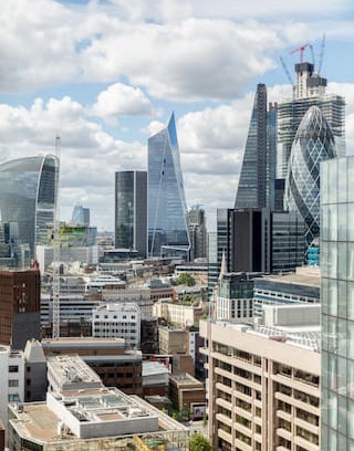 Whitechapel Apartment | 22nd floor overlooking London - Interior designed