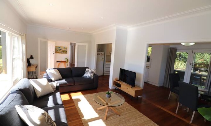 Port Macquarie House | Connies Cottage at Flynns Beach