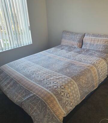 Papakura House | Takanini close to The Warehouse, Countdown, Park