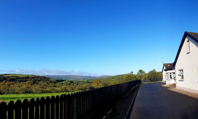 Tullycreevy House | Lodge beside Lough Erne Resort (Entire place avail