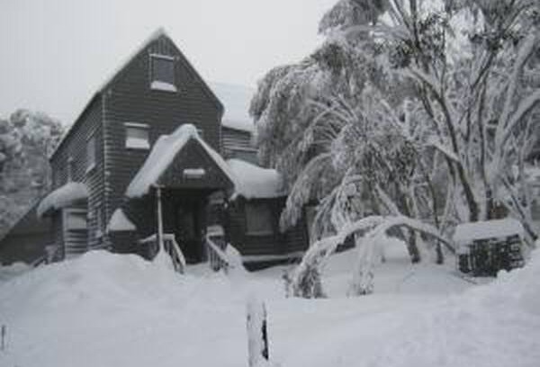 Dinner Plain Villa | Gifford - High Country Chalet dog friendly
