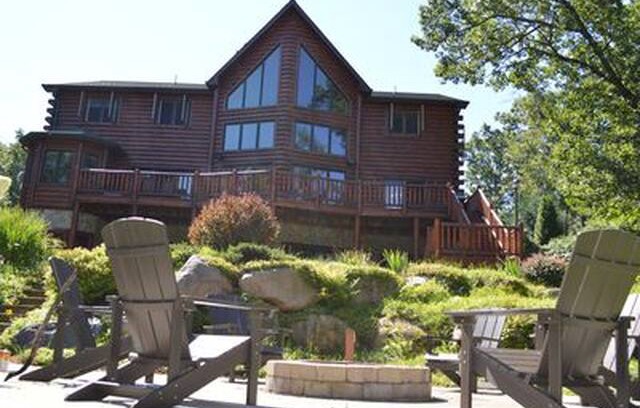 Mauston Cabin | Castle Rock Lakefront Home - HGTV Log Cabin Living