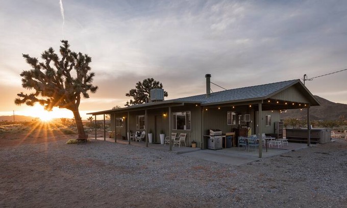 Landers House | Landers Lair - Joshua Tree Rock 'n' Roll Hideout