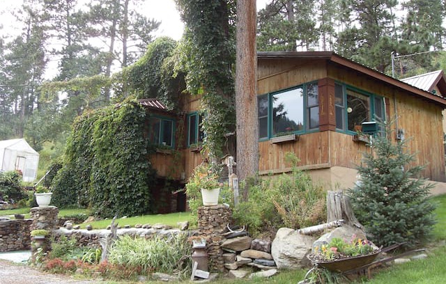Deadwood House | The Whistle Stop Cabin