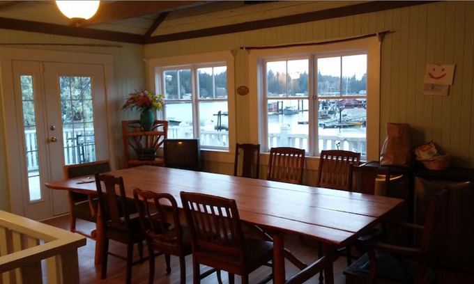Bamfield House | Ostrom's Lodge