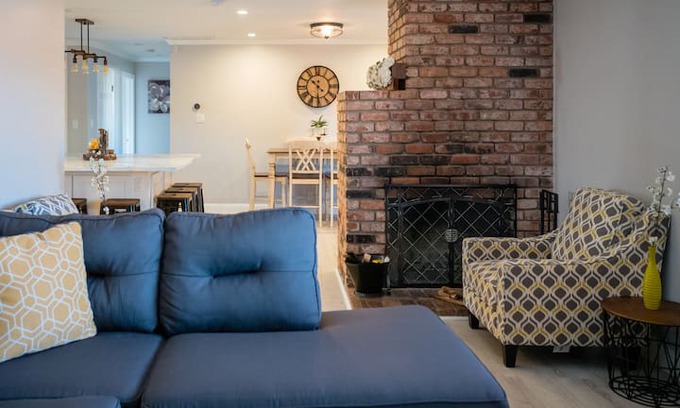 Fremont House | The White Rose Ranch (Sleeps 10-19)/Event Venue