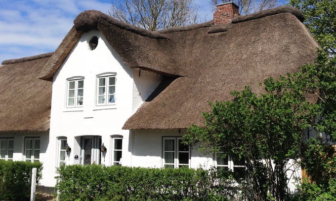 Witzwort Cabin | Ferienwohnung unter Reet "Friesenstube"