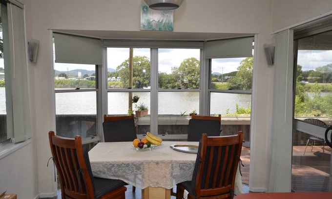 Murwillumbah House | Country Charmer - RIVERFRONT - Pet Friendly