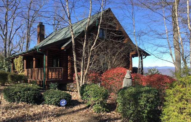 Black Mountain Cabin | Brown Bear Cabin