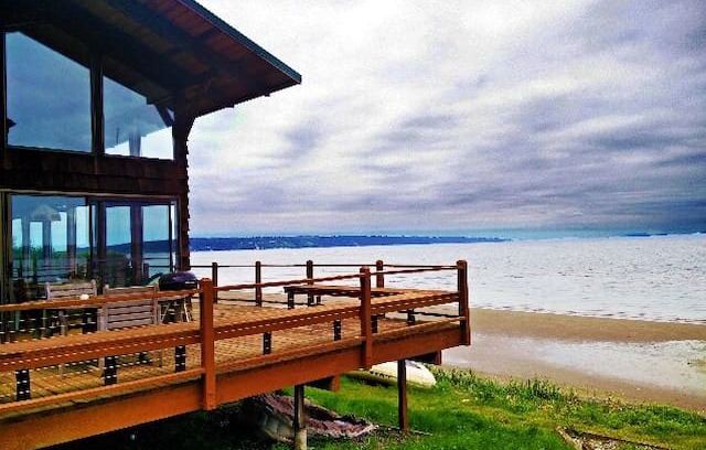 Langley House | Escape to Buddy's Beach House on Whidbey Island