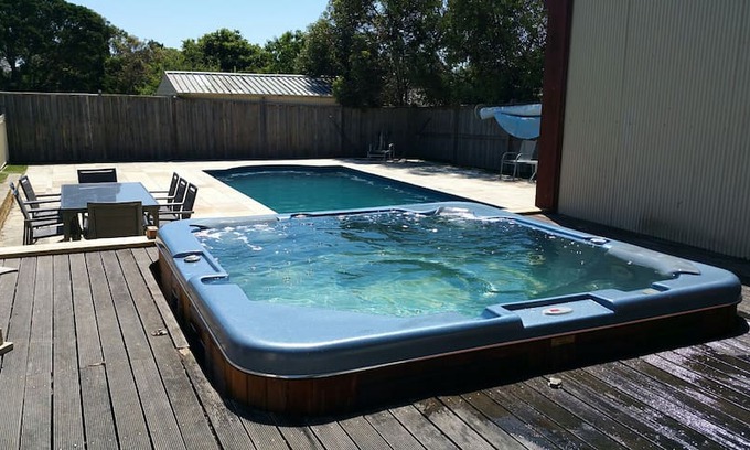 Cowes Villa | The `Island Entertainer' pool, spa, deck, beach