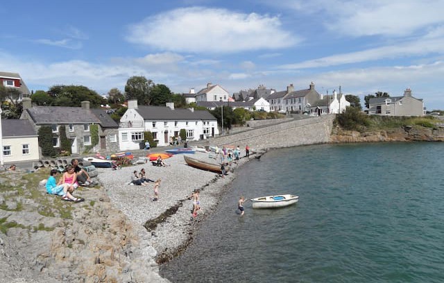 Moelfre Cabin | Idyllic Beach Cottage Moelfre