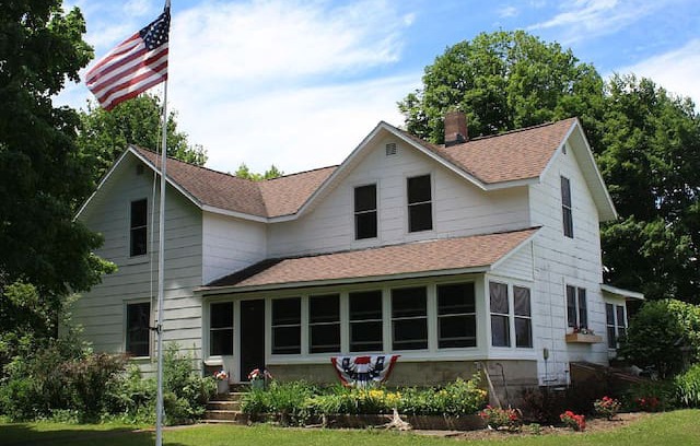 Lake Ann House | White Farms Northern Getaway-Near Lake Ann, MI