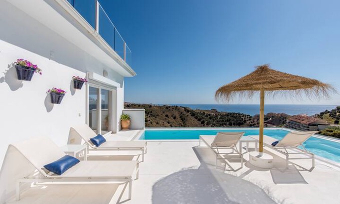 Torreblanca Villa | La Veranda | Slow Life at a Mediterranean Haven