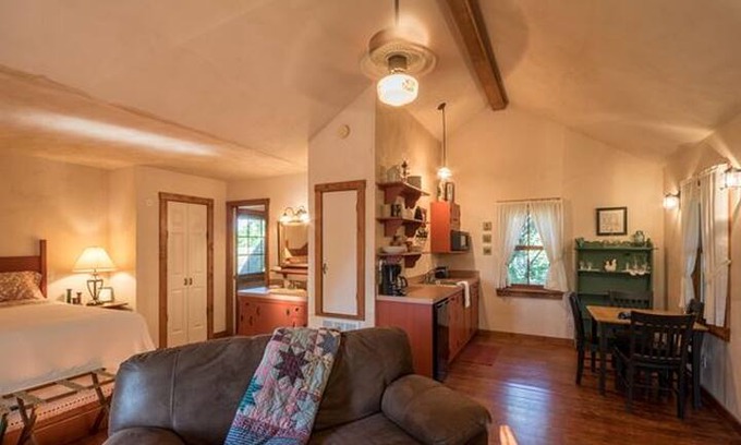 Fredericksburg Cabin | Barons Creek Haven