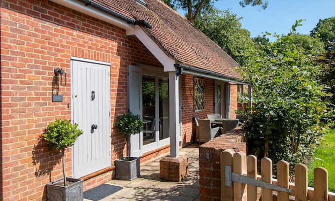 Cranleigh House | Former Recording Studio, Cranleigh, Surrey Hills