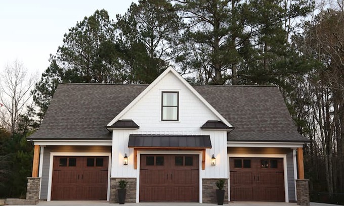 Abbeville House | Modern Carriage House
