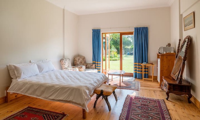 Constantia House | The Reservoir 2, Constantia Winelands