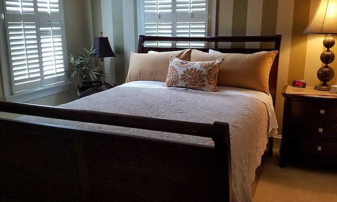 Ashbrook - Clawson Village House | Charming Edna Inn