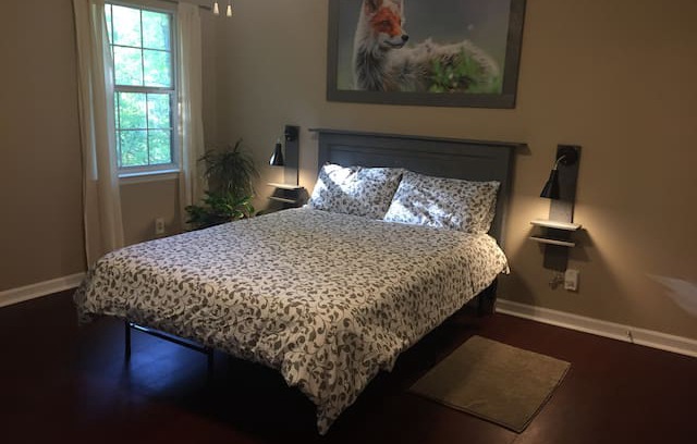 Flintstone House | Fox Den Retreat-quiet, comfortable, great location