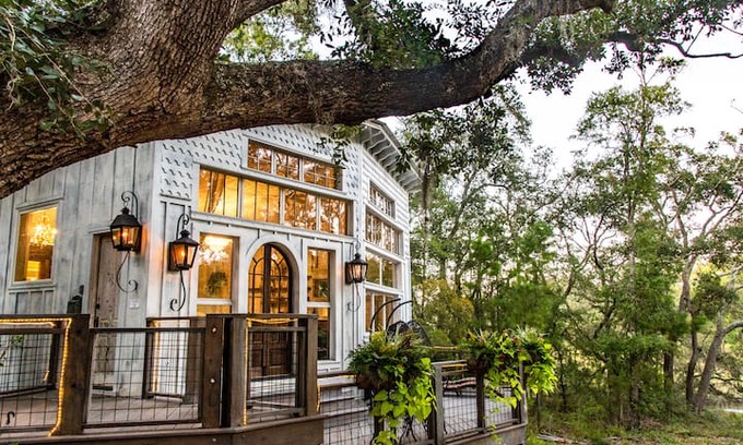 Wadmalaw Island Other | THE HONEYMOON TREEHOUSE at Bolt Farm Treehouse