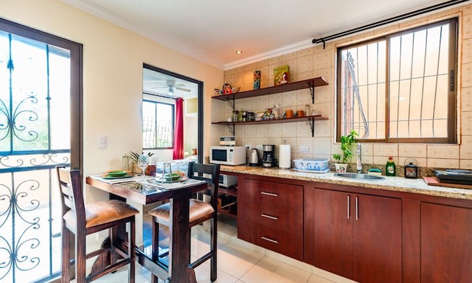 Amon Apartment | Historic Barrio Amon, bright with private balcony