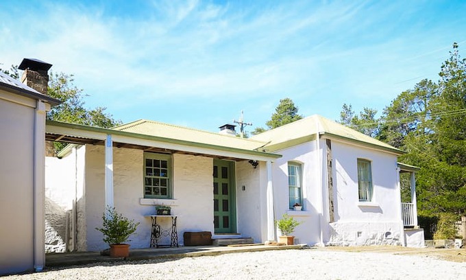 Berrima House | Harper's Cottage located in historic Berrima.