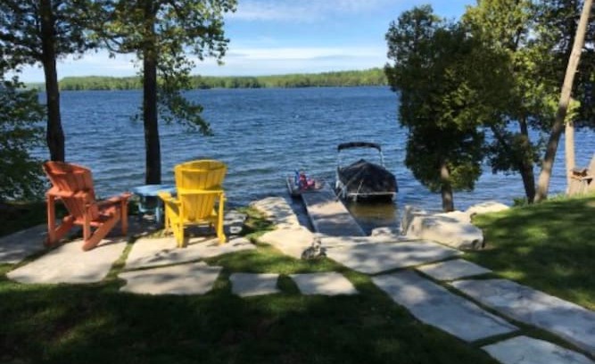 Frontenac Cabin | COTTAGE OASIS ON WOLFE LAKE. PERFECT GET AWAY!
