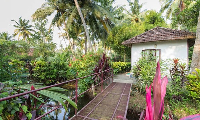 Kumarakom Cabin | Lakeside Cottages Blended with Nature @ Kumarakom