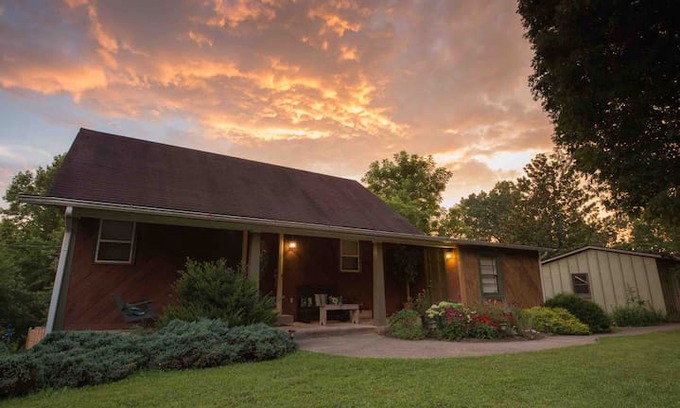 Saint Helens House | The Old Orchard Inn. (No Cleaning Fee!)