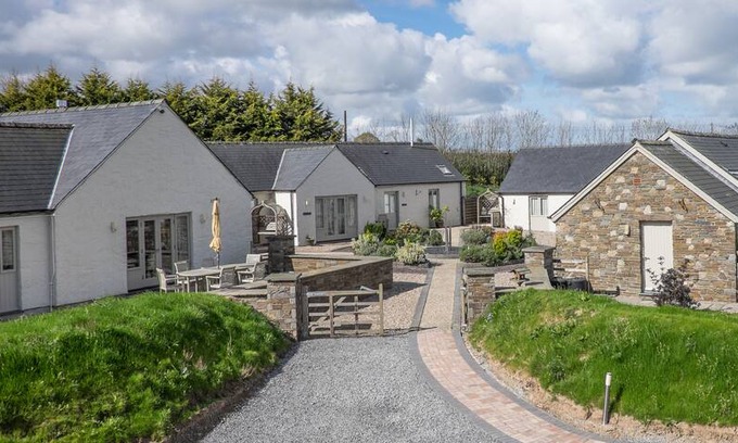 Canaston Wood Bed & Breakfast | Canaston Oaks B&B