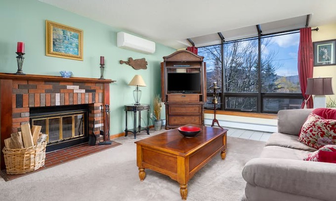 West Dover House | Timber Creek Retreat - Fireplace, Sauna & Views!