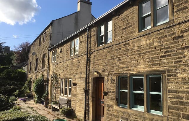 Holmfirth Cabin | The Writers Cottage - Intriguing & Homely