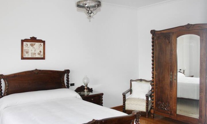 Santiago de Compostela Cabin | Suite luminosa años 20 con terraza y baño privado