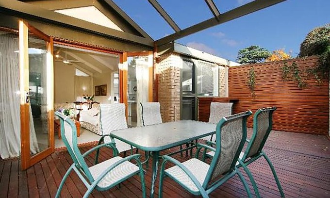Hawthorn House | Holiday Home @ 4/69 Wattle road Hawthorn