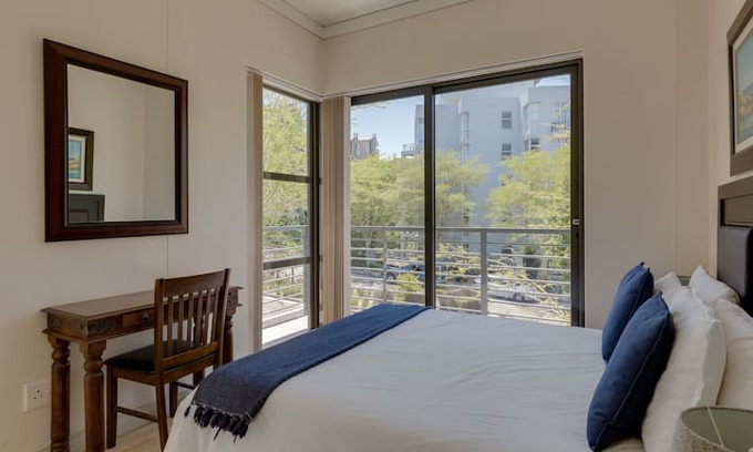 Eikenbosch Apartment | Falcon Crest 2 bedroom 1 bath - Tyger Waterfront