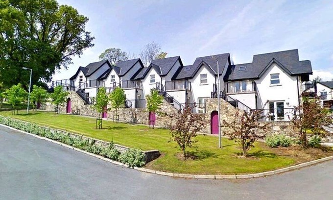 Mountshannon House | Lakeside View Holiday Home No. 14, Mountshannon, Co. Clare - 3 Bedrooms sleeps 5/6